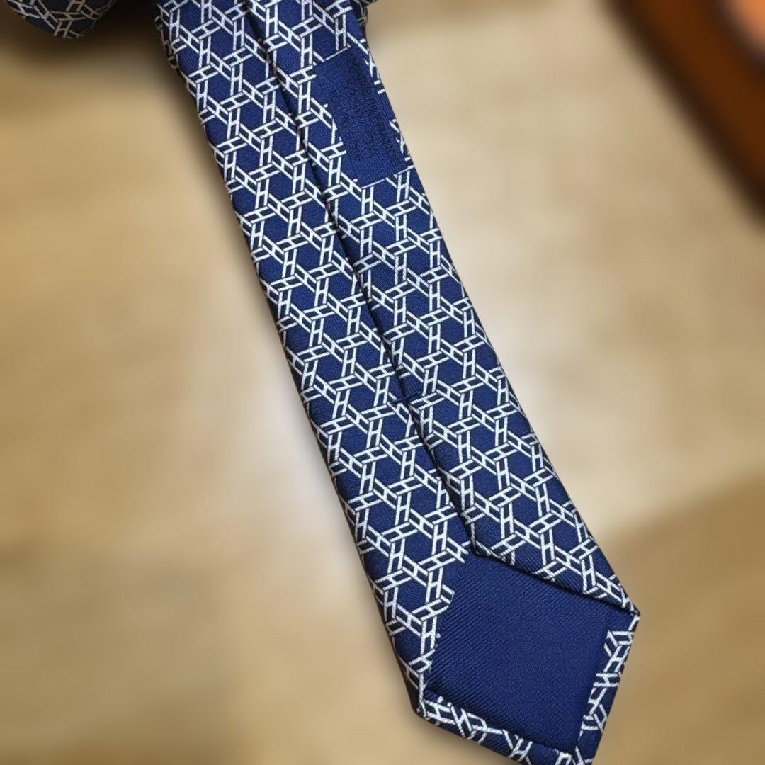 【値下】HERMES ネクタイ ネイビー 幾何学模様