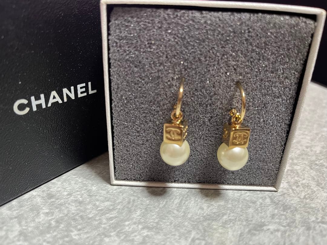 CHANEL シャネル　COCOマーク×パール　ピアス
