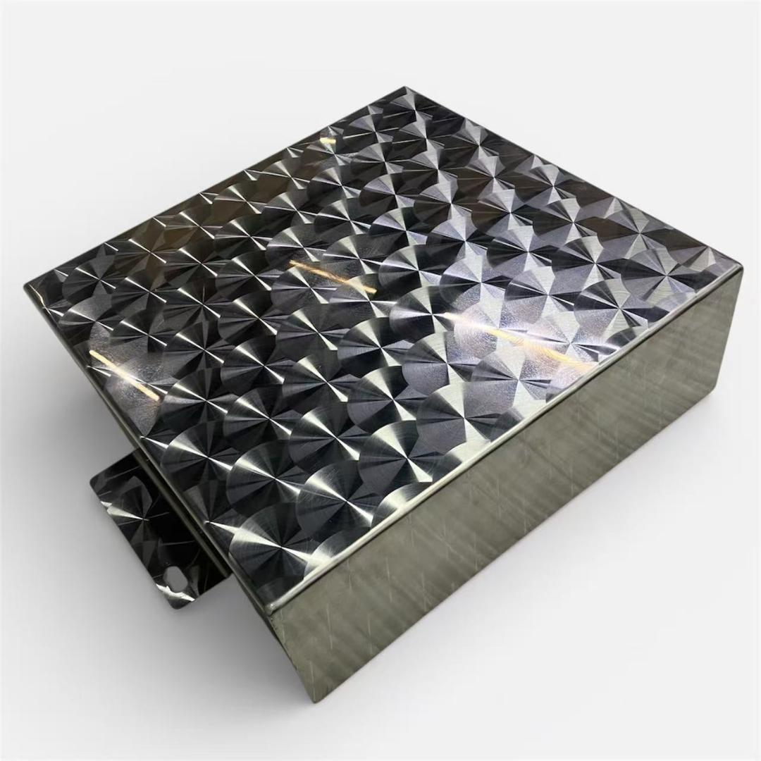 0619 ブルーテックキャンター バッテリートップカバー ウロコ柄