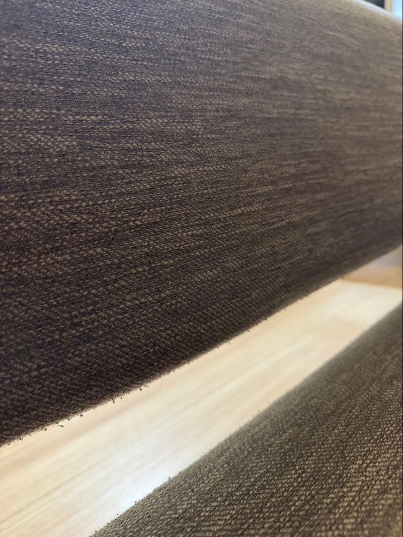 N-Shield Fabric製ブラウンソファ