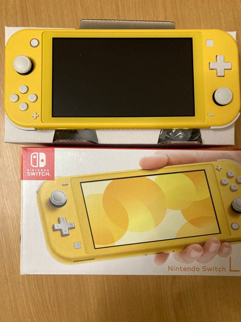 Switch LITE スイッチライト　イエロー本体とケースのセット