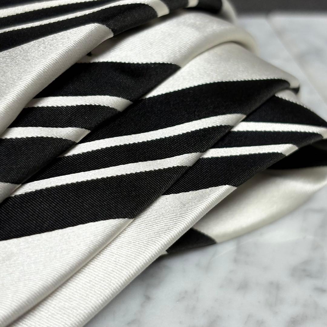 GUCCI ネクタイ ストライプ シルバー ブラック ナロータイ