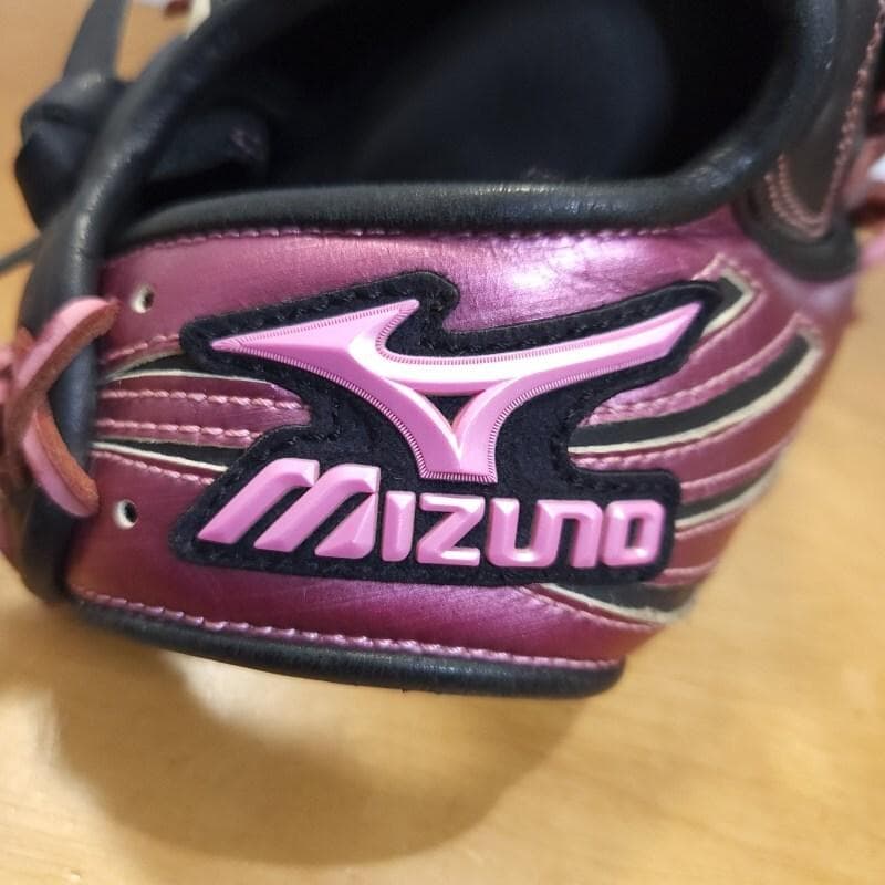 ミズノ ブレイブスピリット 限定モデル メタリックカラー 軟式グローブ