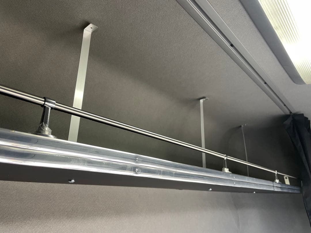 あきひろあきひろ‼️UDクオン　オーバーヘッドコンソール　寝台