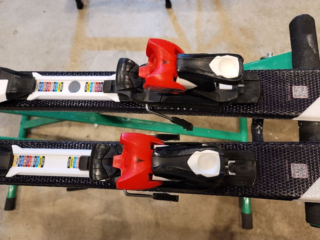 ATOMIC REDSTER JX 140cm hotwax施工済み