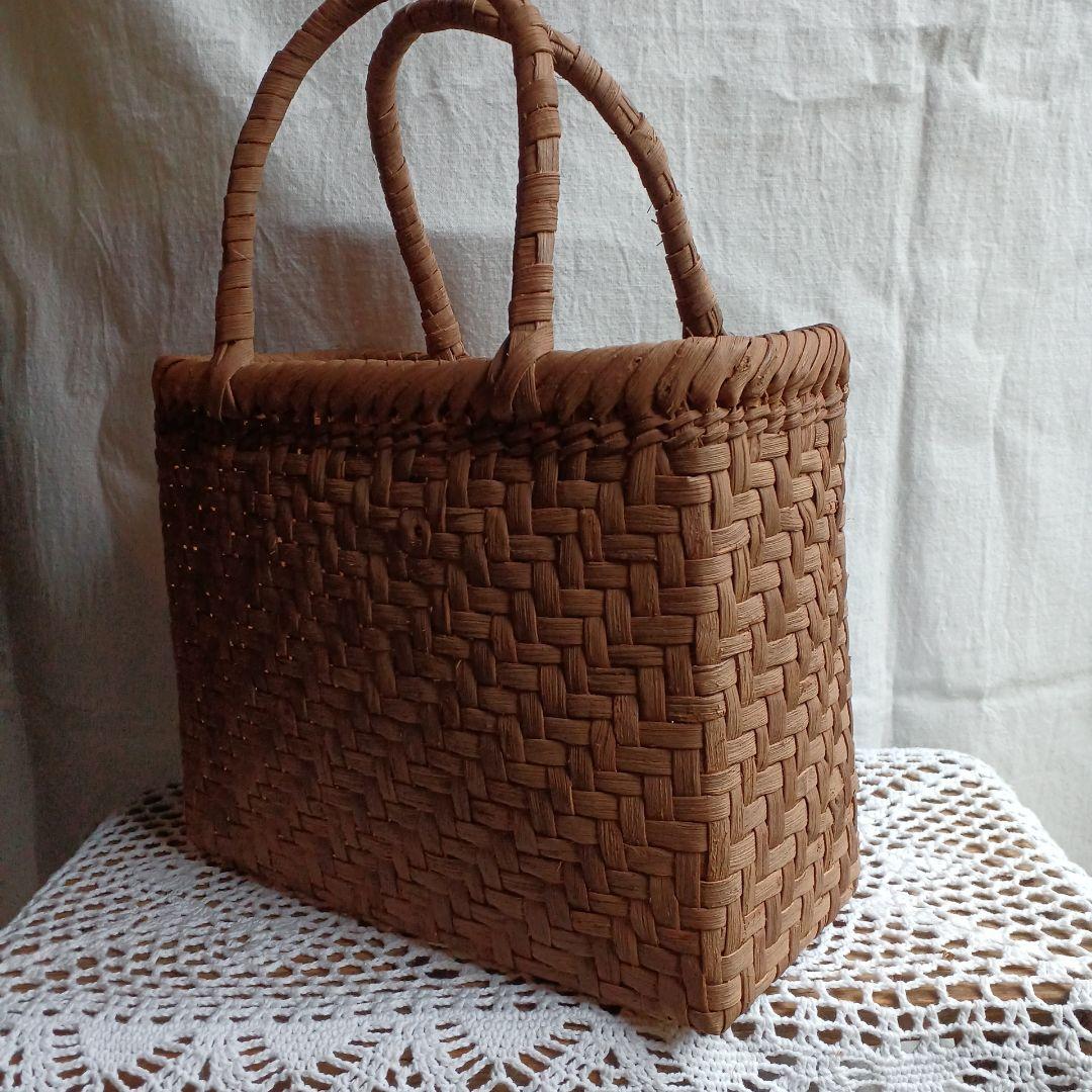 小さい国産山葡萄かご