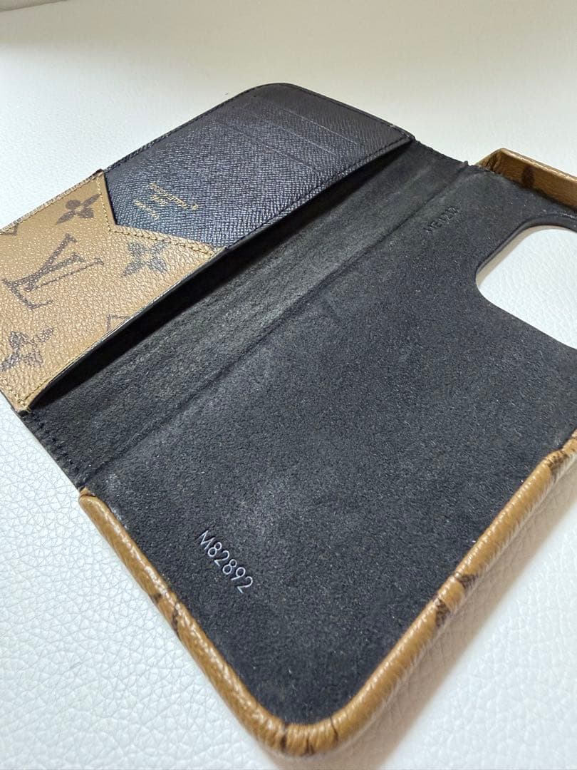 Louis Vuitton ルイヴィトン iPhone15 Pro 手帳型