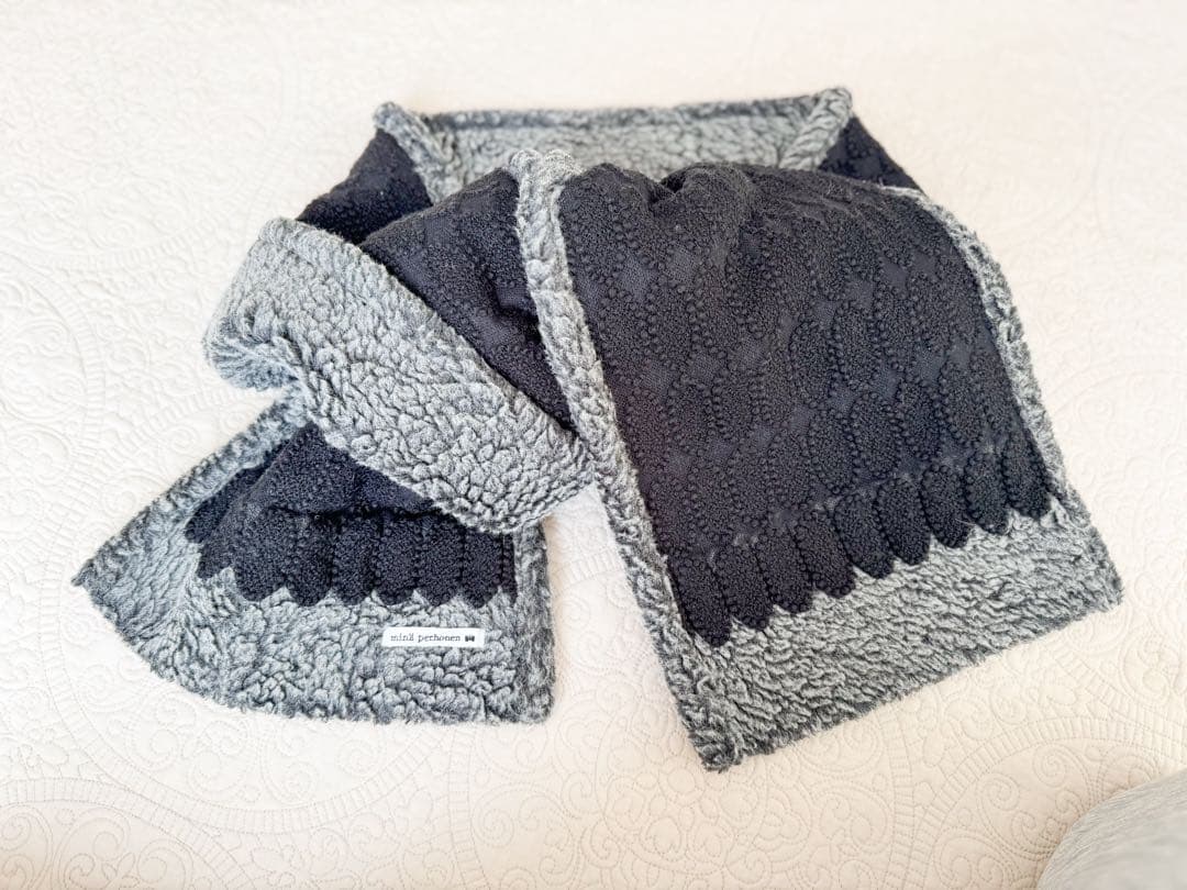 ミナペルホネン tarte タルト 刺繍マフラー black