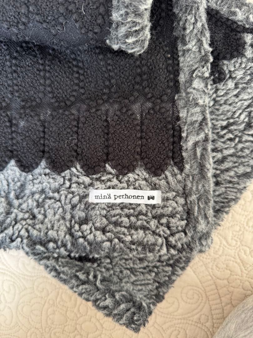 ミナペルホネン tarte タルト 刺繍マフラー black