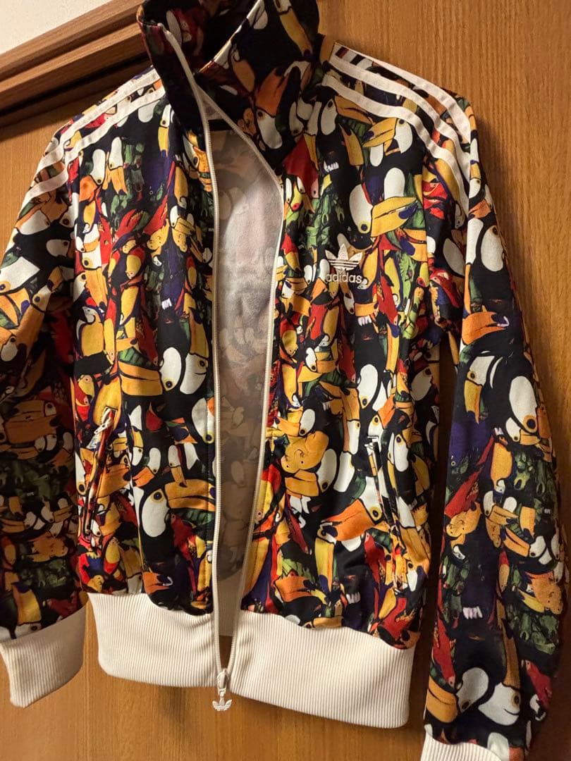 永野芽郁ちゃん風　adidas オウム柄ジッブアップジャケット