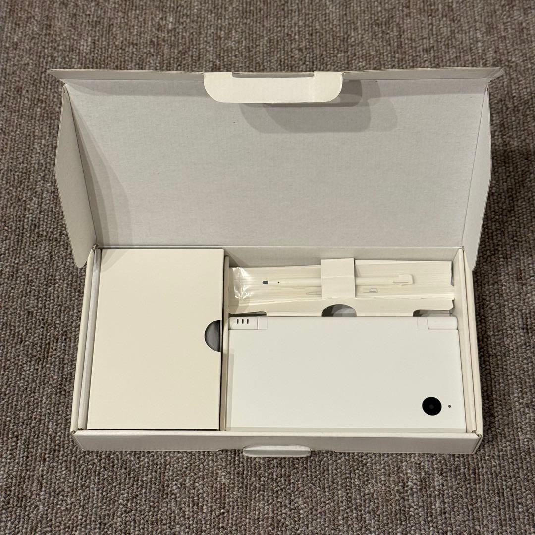 【ほぼ未使用】ニンテンドーDSi ホワイト 箱付き ①