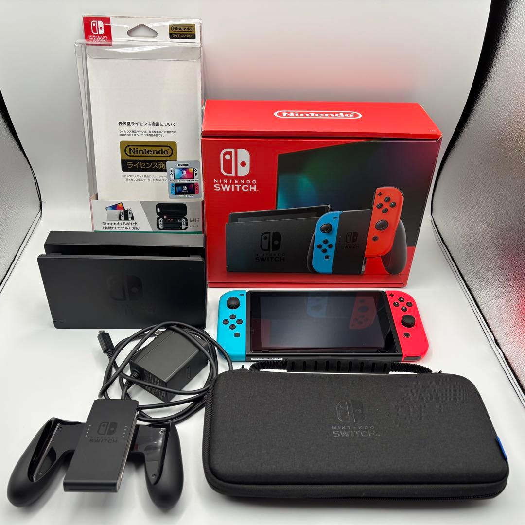 Nintendo Switch 本体 HORI ケース Joy-Con