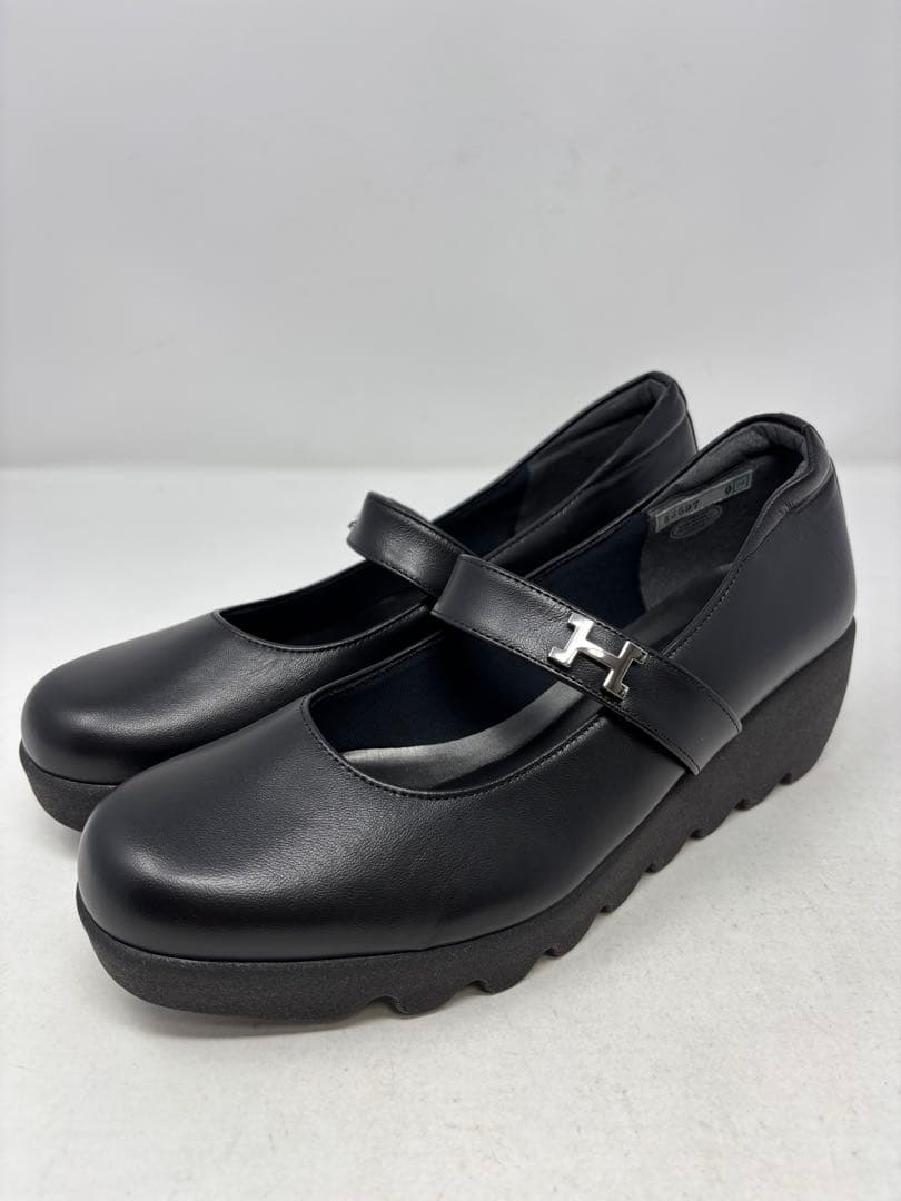 A271ヒルズアヴェニュー ＜日本製＞レザー ストラップ ウェーブソールパンプス