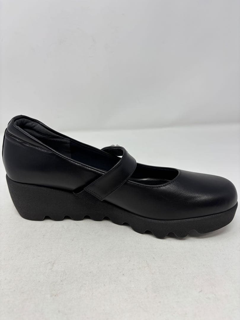 A271ヒルズアヴェニュー ＜日本製＞レザー ストラップ ウェーブソールパンプス