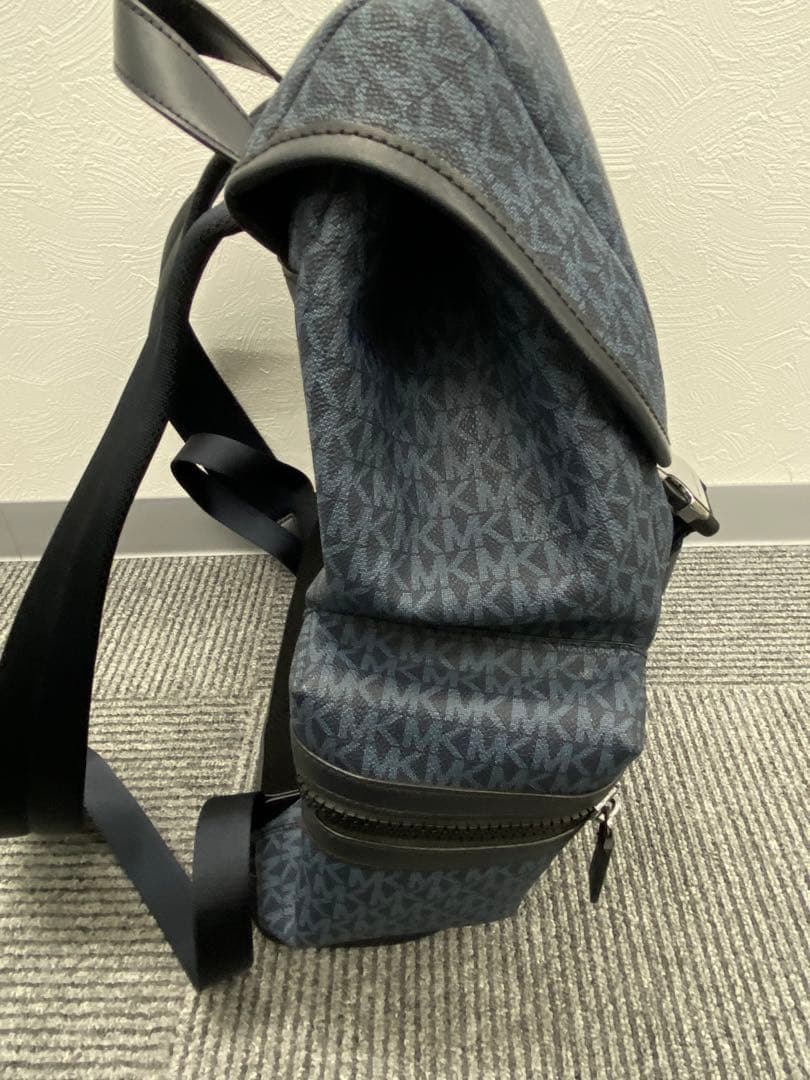 【タケシ】MICHAEL KORS　バックパック　ネイビー