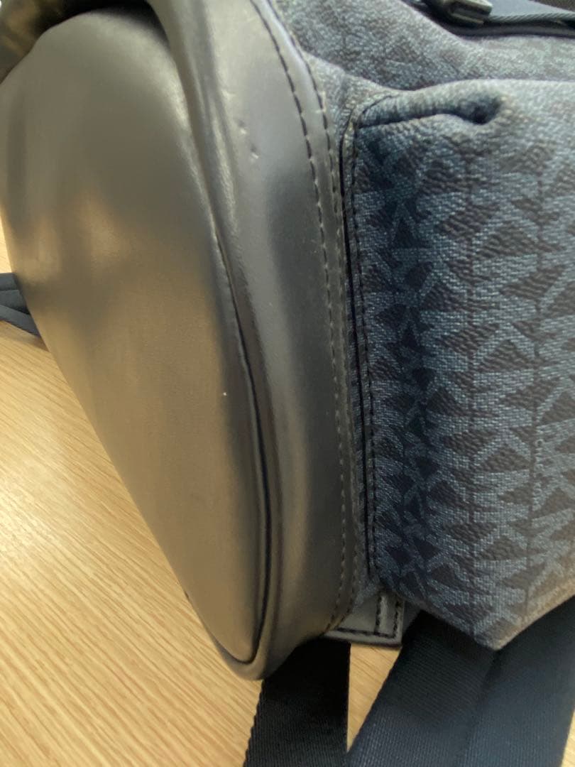 【タケシ】MICHAEL KORS　バックパック　ネイビー