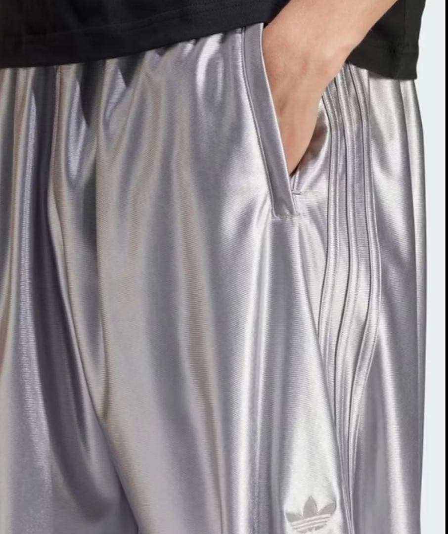 adidas シルバー ジップアップジャージ　上下 セットアップ
