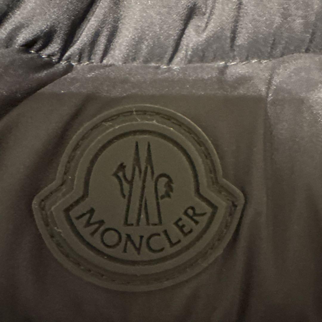 【美品】モンクレールBARRAUX ダウンベスト