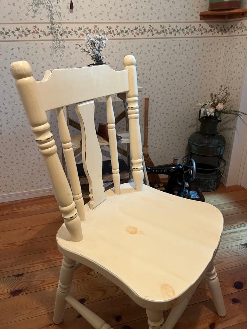 シャビーシック　エレガントアイボリークラッシックチェア