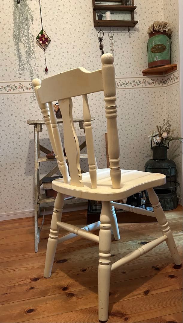 シャビーシック　エレガントアイボリークラッシックチェア