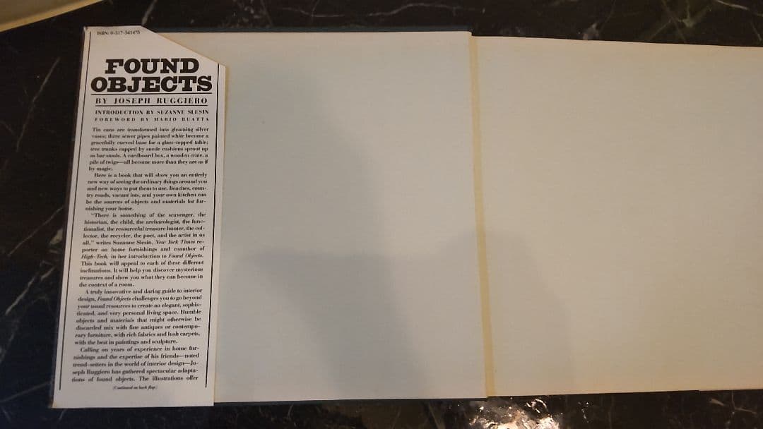 デザイン系の洋書　FOUND OBJECTS ライフスタイル　写真集　英語