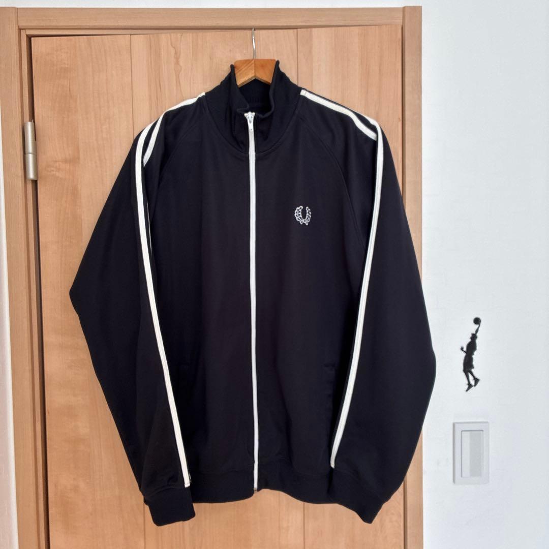 《ポルトガル製》希少ブラック　フレッドペリー　トラックジャケット　刺繡リースロゴ