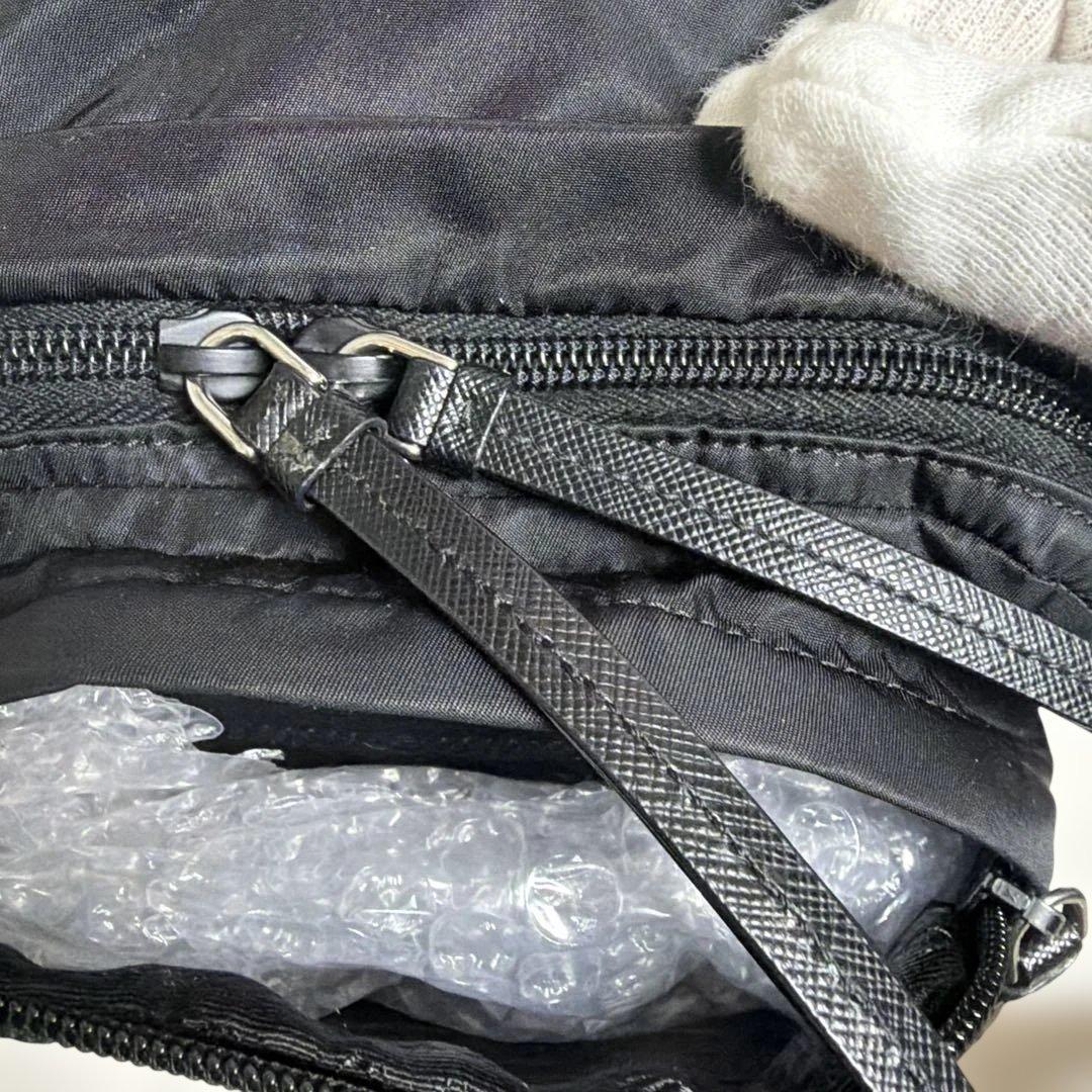 PRADA プラダ トライアングルロゴボデ イバッグショルダーバッグ