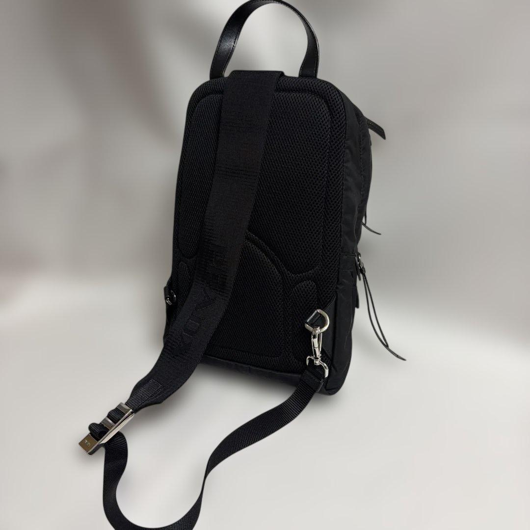 PRADA プラダ トライアングルロゴボデ イバッグショルダーバッグ