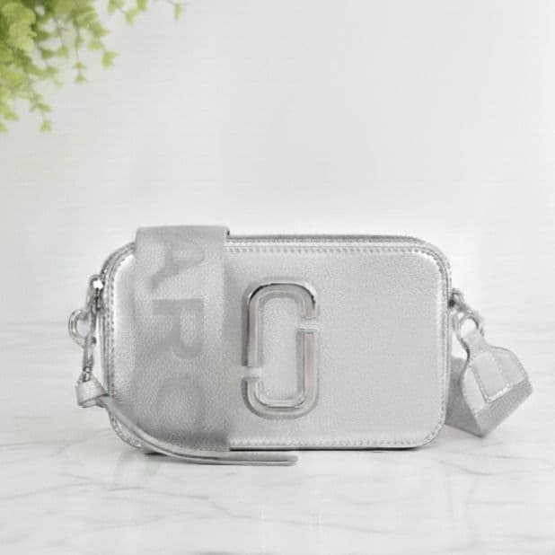 ✨極美品✨訳あり　MARC JACOBS THE SNAPSHOT　シルバー