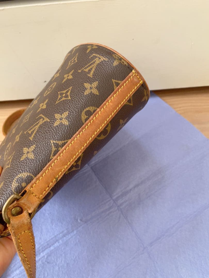パンダ ページ Louis Vuitton モノグラム ショルダーバッグ