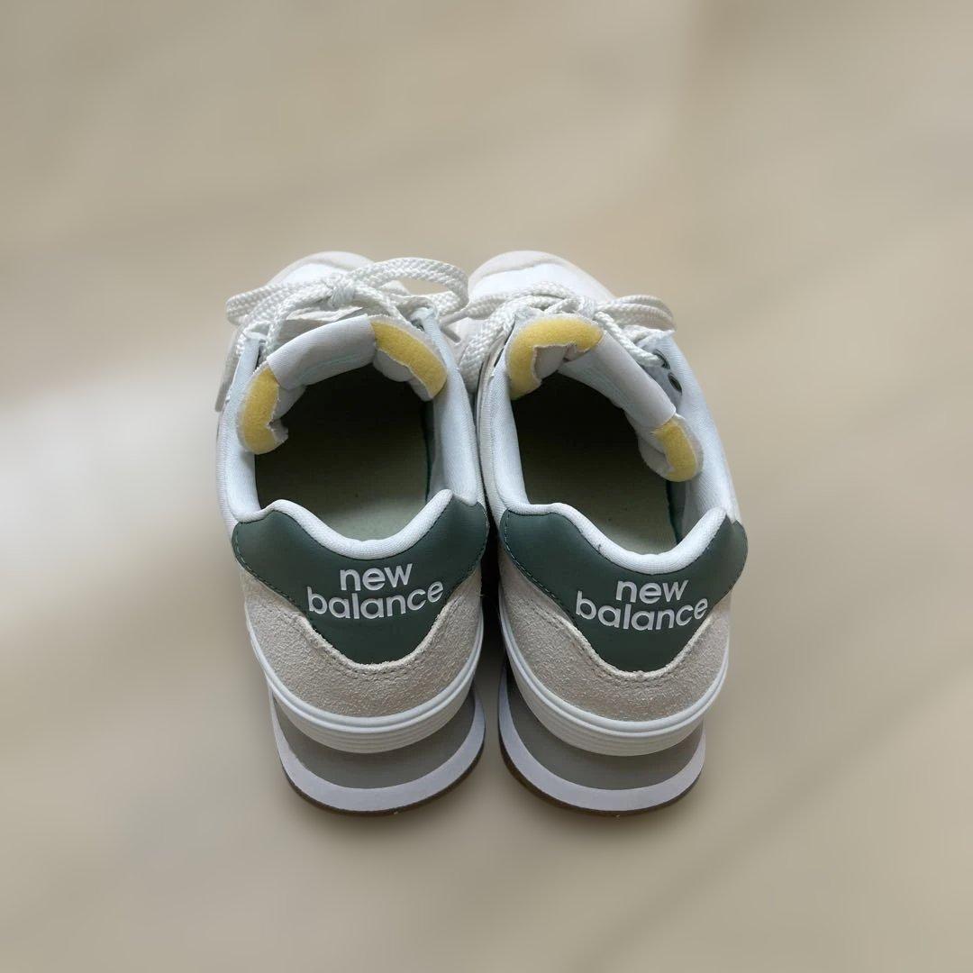 New Balance ホワイト/グリーン スニーカー