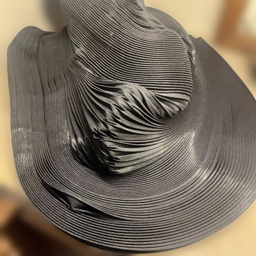 ISSEY MIYAKE プリーツデザイン ブラック帽子