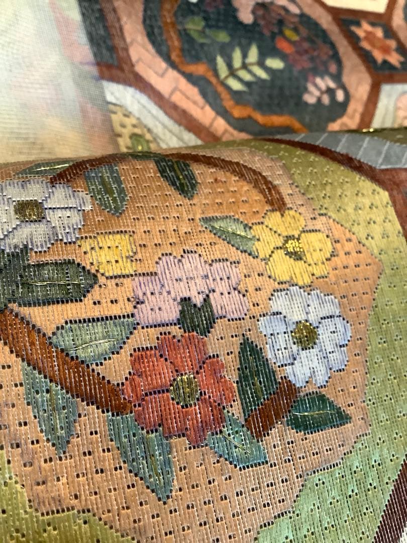 帯端切れ / 西陣【絽刺し】蜀江文様 総刺繍 幅32×226㎝ タペストリー等に