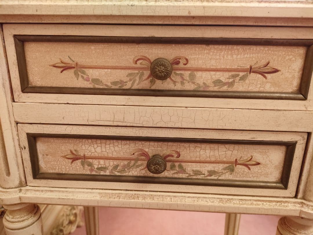 ☆フラワーモチーフのサイドテーブル・フランスアンティーク☆