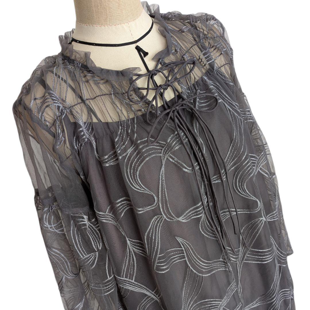 美品✨️nianaリボンエンブロイダリーレイヤードドレス 　チャコール　М