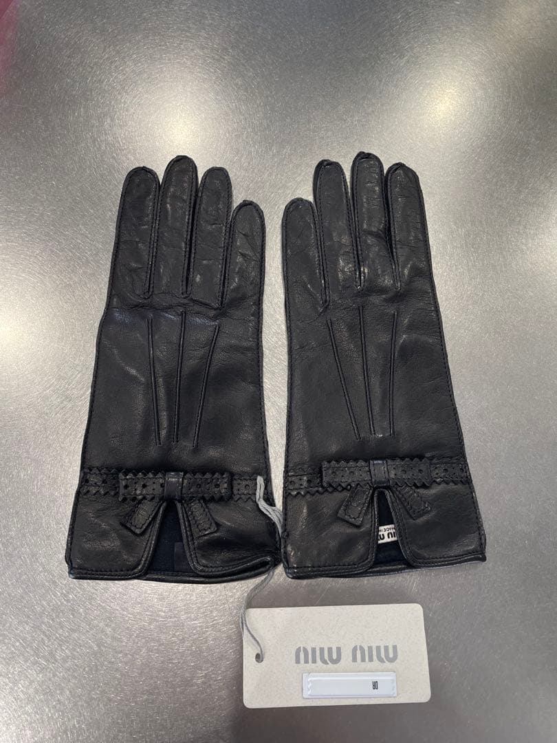 miumiu 手袋　レザーグローブ　黒