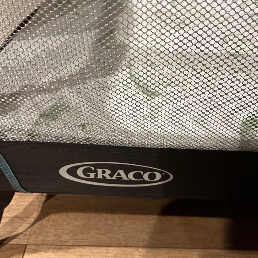【Graco グレコ】ベビーベッド　ポータブルナッパー＆バシネット付プレイヤード