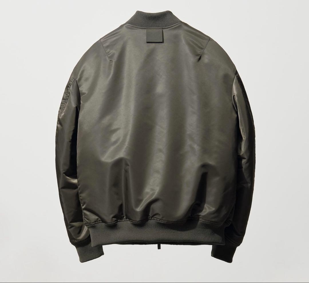 UNIQLO +J ハイブリッドダウンオーバーサイズMA-1