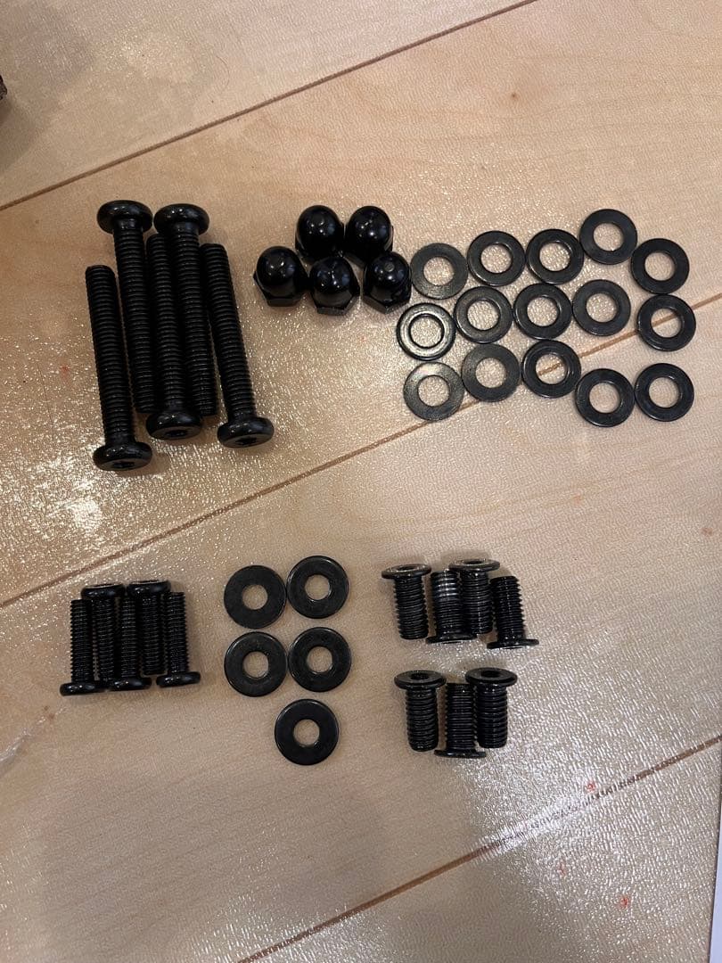 EQUALS WALLウォール 壁寄せTVスタンドV2 と収納付きゲーム機棚板