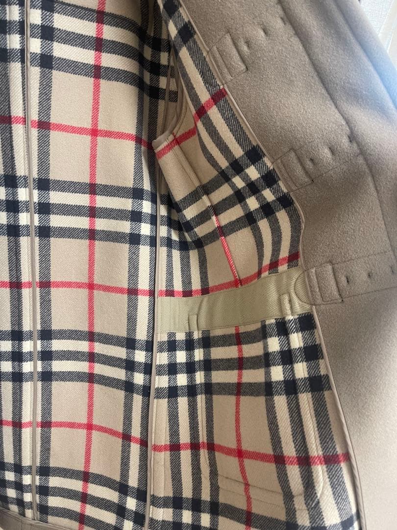 ベージュ ダッフルコート フード付き　バーバリー 美品　半額以下