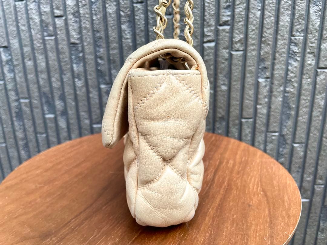 シャネル　マトラッセ　チェーンショルダー　Wチェーン　ターンロック　肉厚