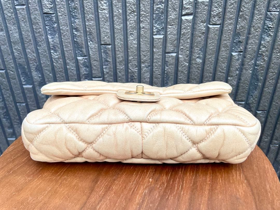 シャネル　マトラッセ　チェーンショルダー　Wチェーン　ターンロック　肉厚