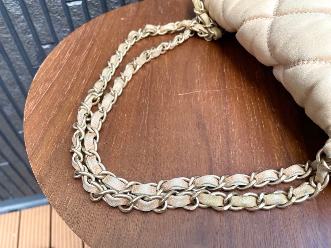 シャネル　マトラッセ　チェーンショルダー　Wチェーン　ターンロック　肉厚