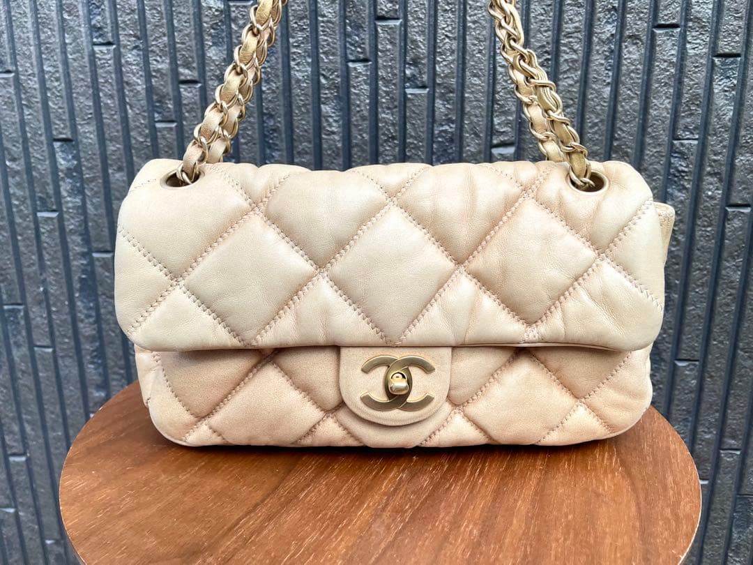 シャネル　マトラッセ　チェーンショルダー　Wチェーン　ターンロック　肉厚