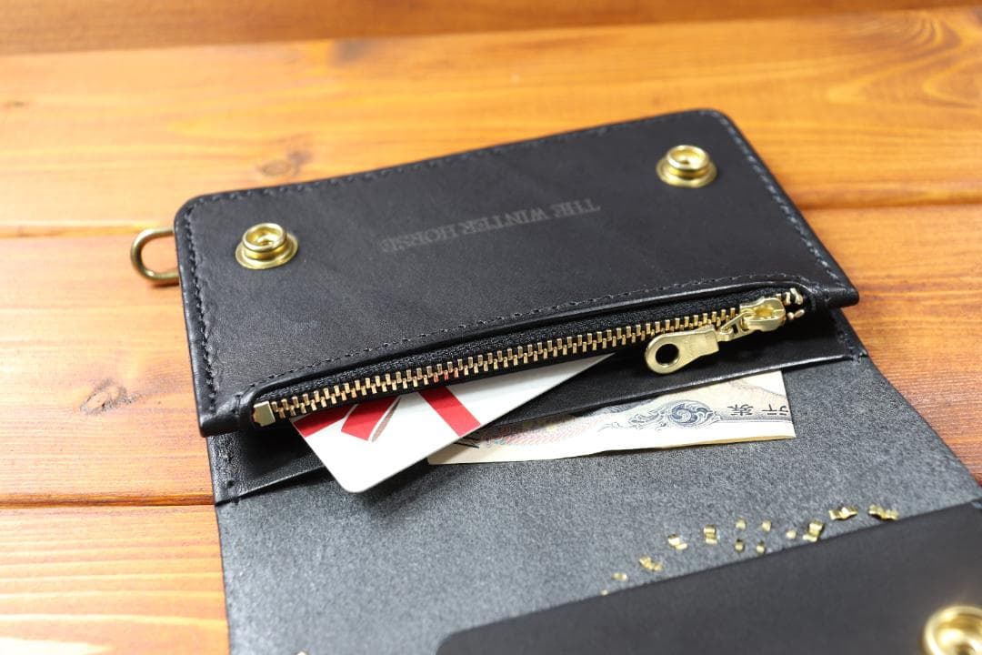 フラワースタッズミドルトラッカーウォレット ハトメ小判カン付き