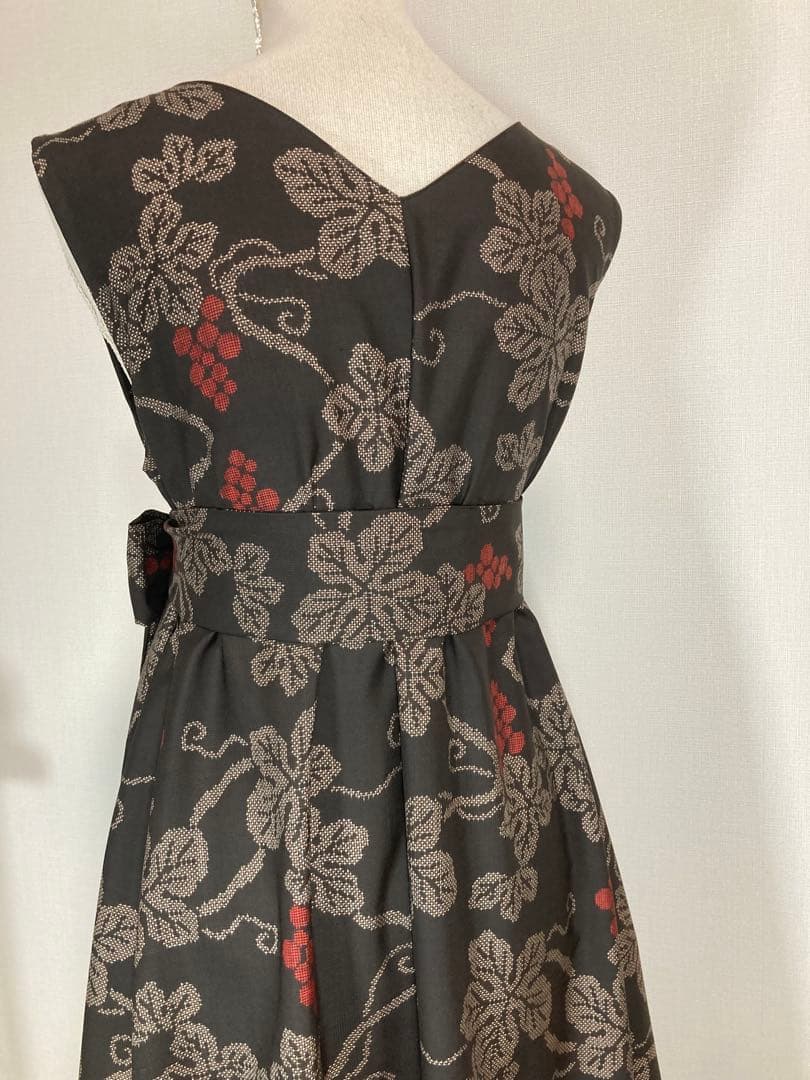 着物リメイク　大島紬ロングフレアワンピース（後ろVネック）着丈118㎝