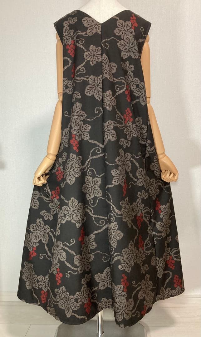 着物リメイク　大島紬ロングフレアワンピース（後ろVネック）着丈118㎝