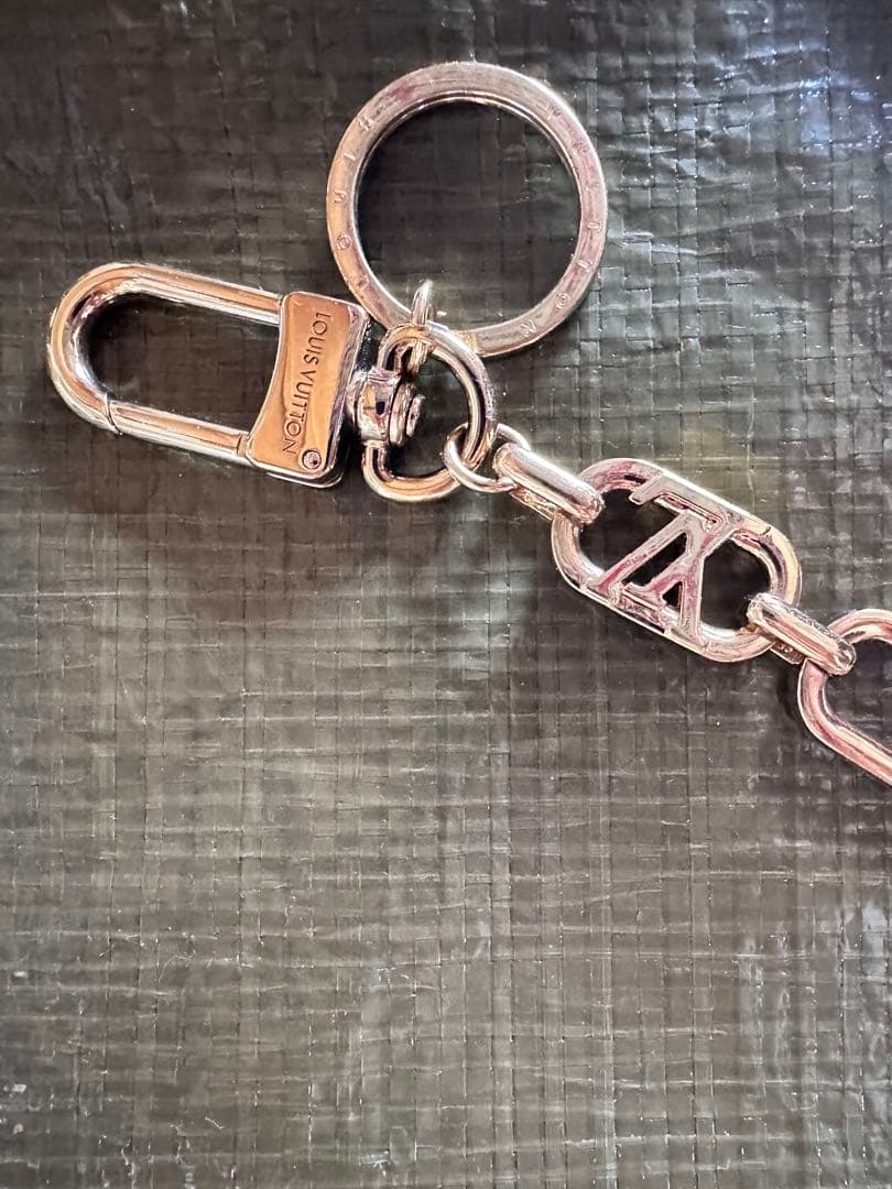 ルイ・ヴィトンマイLVチェーン バッグチャーム ゴールド