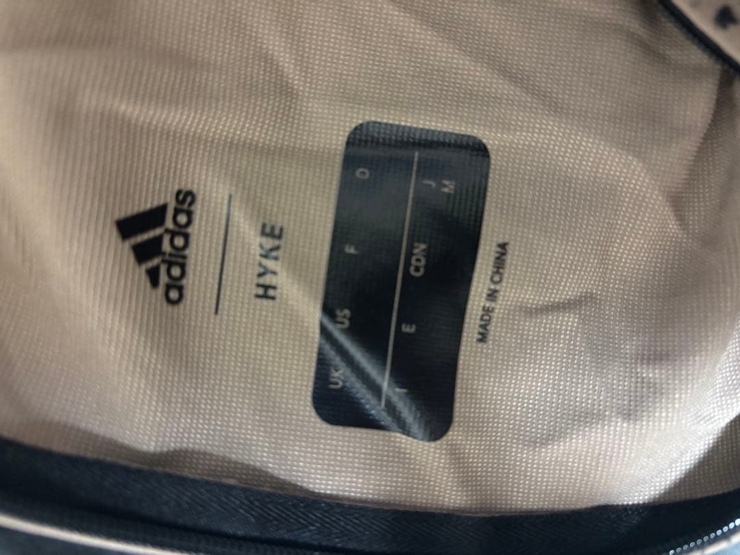 HYKE adidas コラボ ADVENTURE プルオーバー ベージュ　総柄