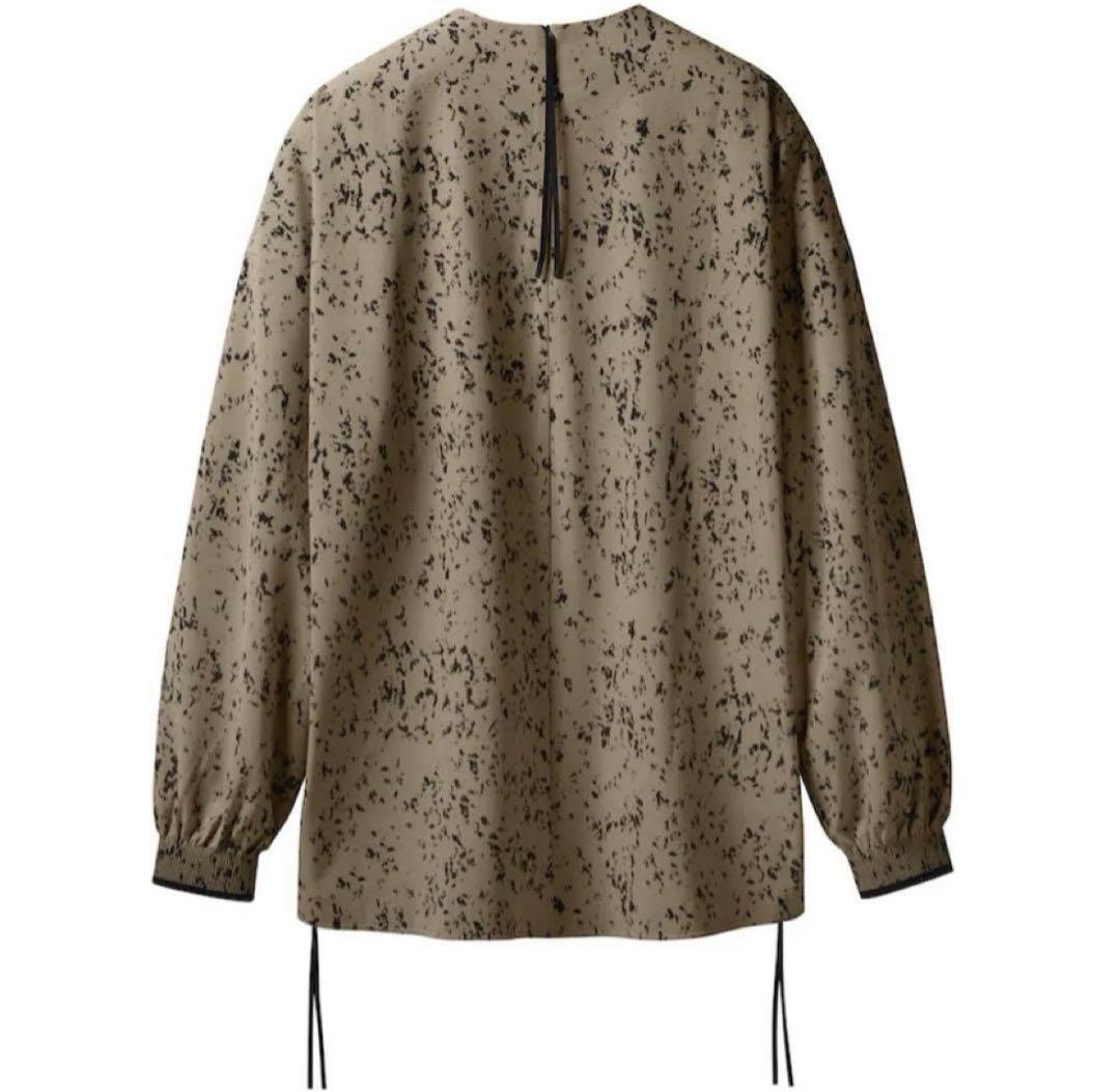 HYKE adidas コラボ ADVENTURE プルオーバー ベージュ　総柄